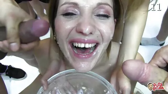 College girl spielt freie alte pornos Ihren dildo