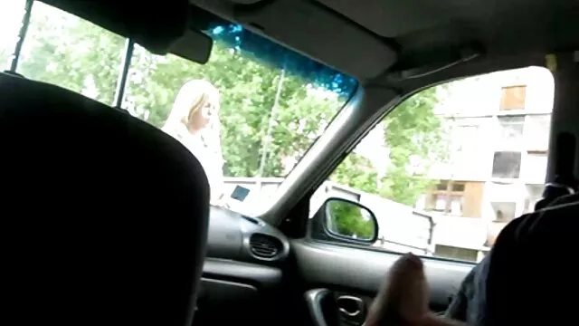 Female Agent Hot busty redhead verführt in der Dusche und gefickt auf kostenlose pornofilme mit alten frauen der couch