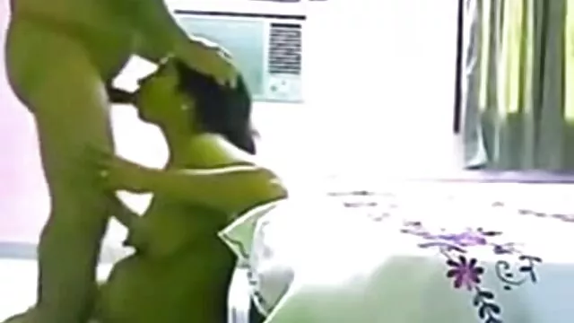 Hübsche sexfilme alt mit jung asiatische Küken blinken