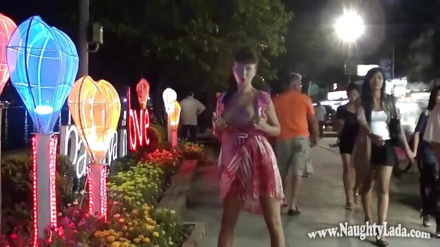 Wunderschöne und heiße babe Strippen aus und masturbati-Mehr bei javhd reife frau pornos net