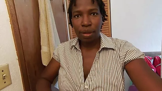 Echte tschechische Blondine macht verlockenden striptease pornos mit alten paaren