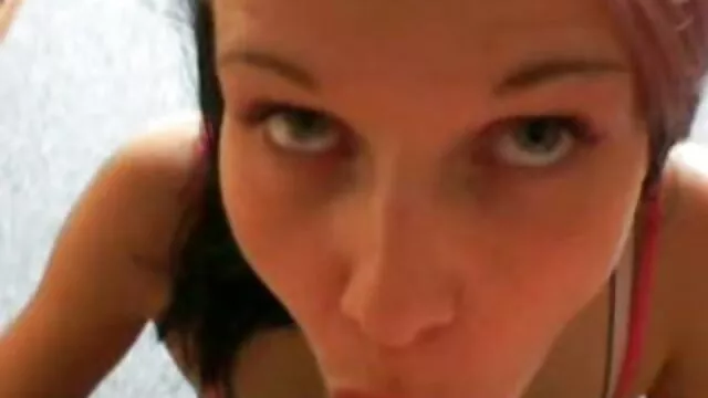 Fisting die wifes Fotze bis Sie jung alt pornos spritzt in oder